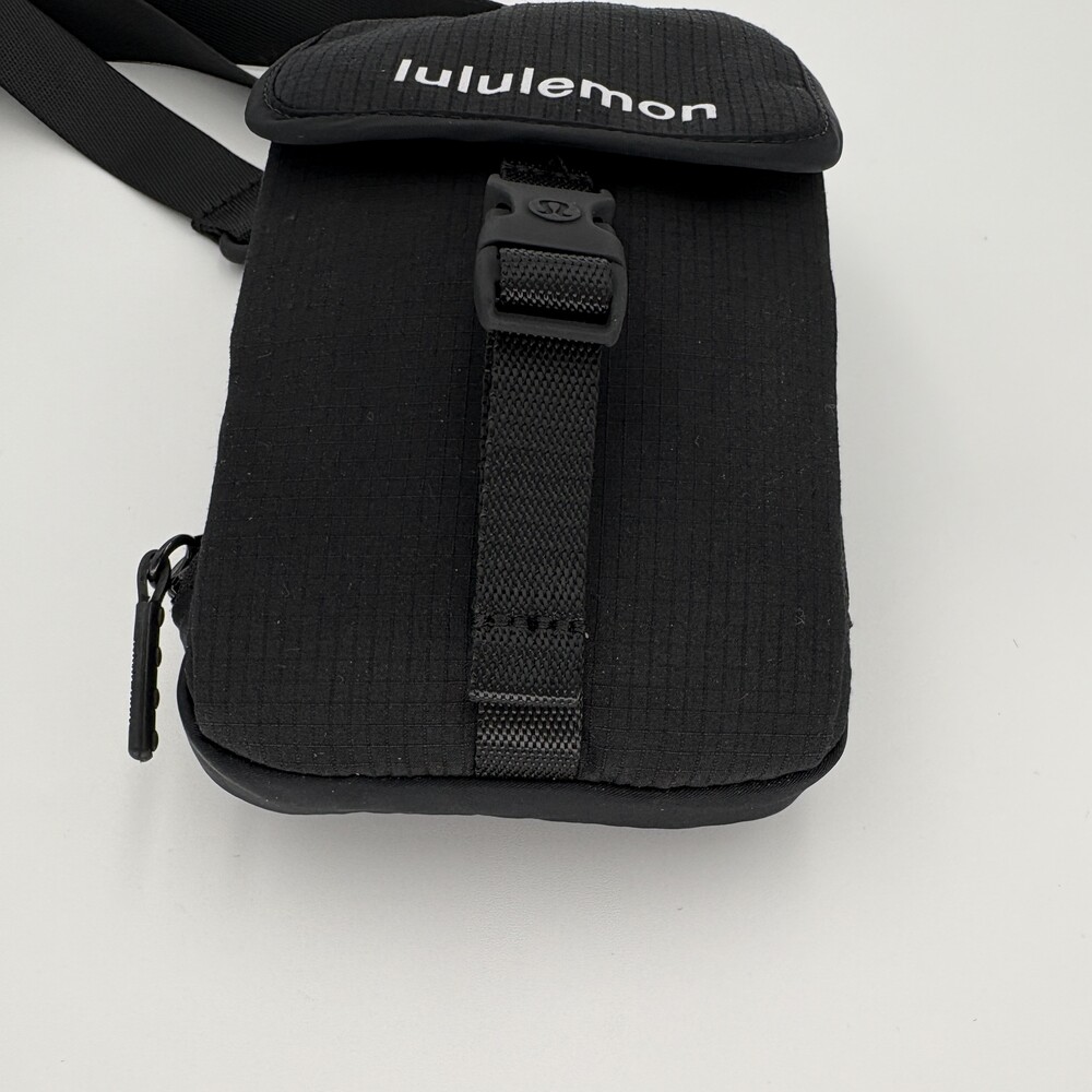 Lululemon Black Modular Phone Crossbody Bag Ripstop Nylon Small Tech Pouch